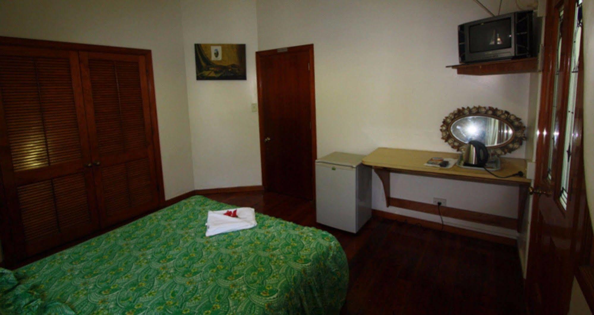 Lynn'S Getaway Hotel Apia Ngoại thất bức ảnh